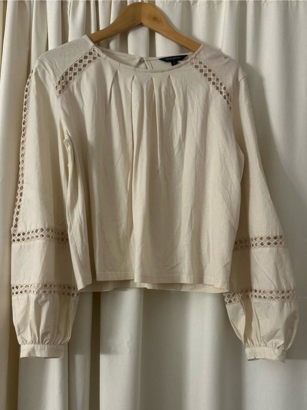 Beige long-sleeved top - Picture 1 of 4
